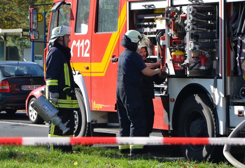 VU Tanklastzug umgestuerzt Huerth Industriestr P339.JPG